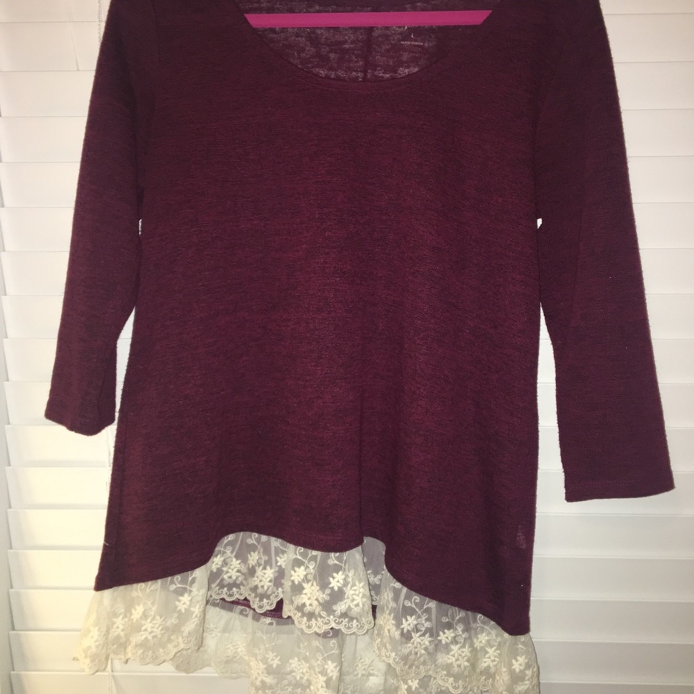 Size L, long sleeved Fall burgundy lacy Top!